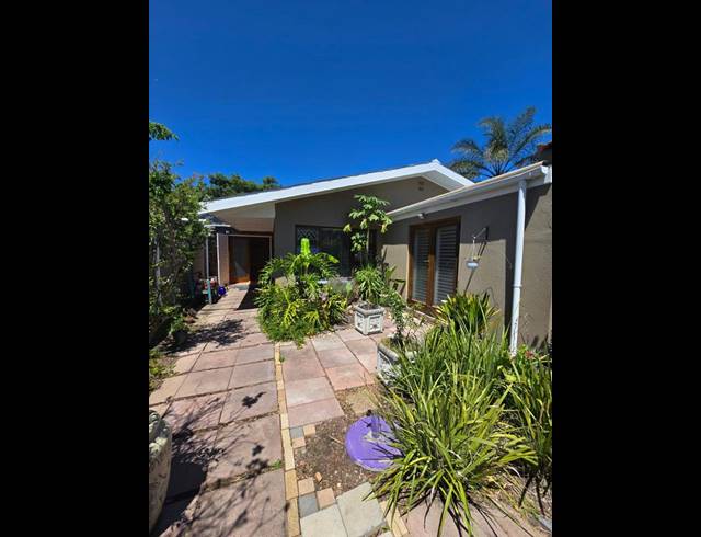 3 BEDROOM HOUSE FOR SALE IN MONTE VISTA